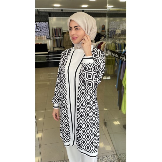 Dijital Baskı Desenli Siyah Beyaz Kimono