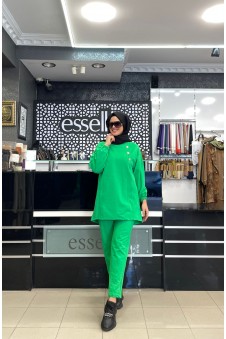 Essella Düğme Detaylı,Yakası Ribanalı İki İplik  Yeşil Penye Kumaş
